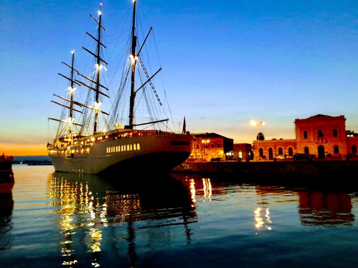 Incantevole Appartamento In Palazzo Storico Ortigia Syracuse Exterior foto